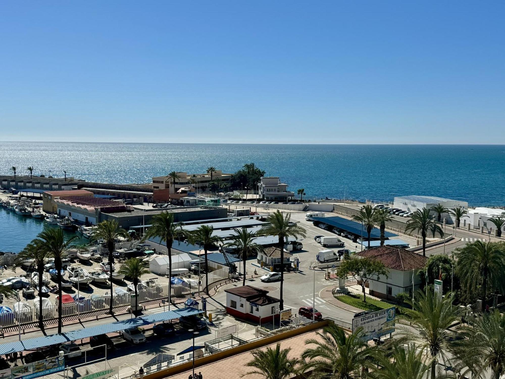 Beachfront Apartment With Terrace And Seaviews Fuengirola Extérieur photo